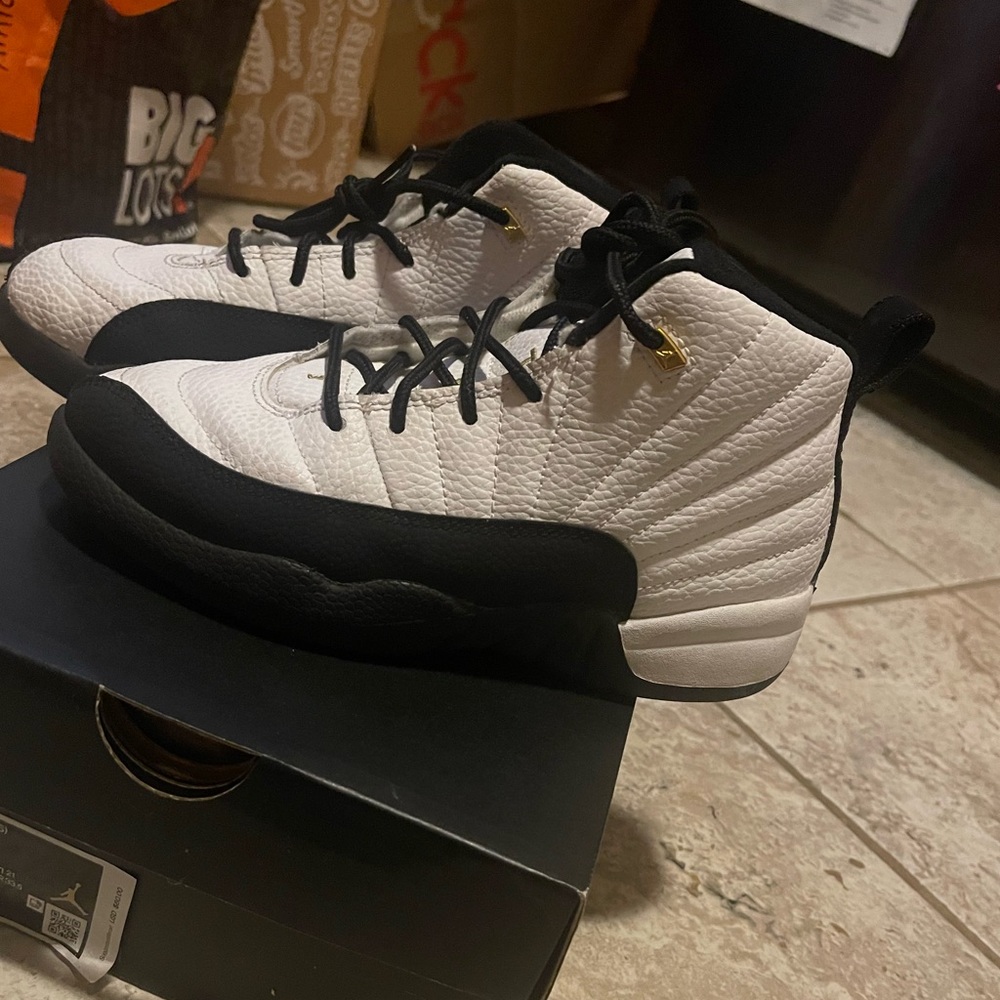 Jordan 12 2y